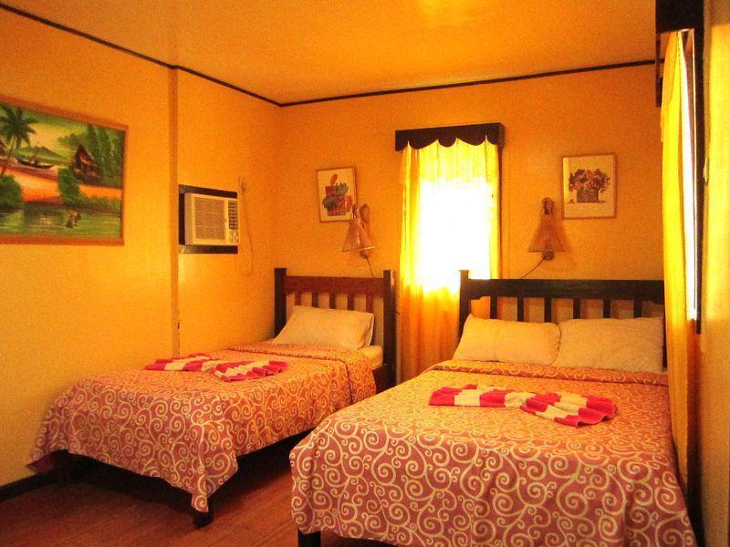 Tamaraw Beach Resort Puerto Galera Dış mekan fotoğraf